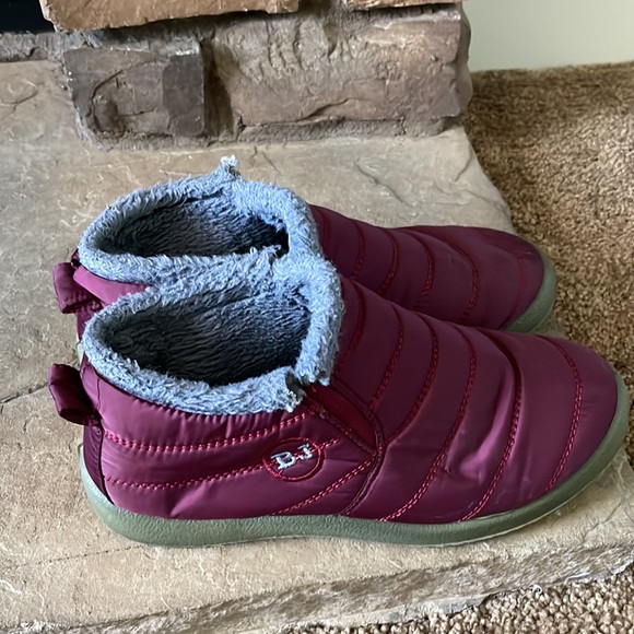 Shoes Bj Snow Boots Size 8 Poshmark